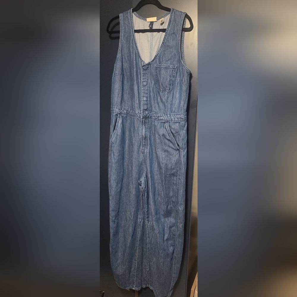 Denim jumpsuit with snaps and zipper